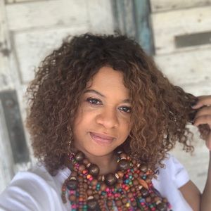 Meet your Posher, Tonia